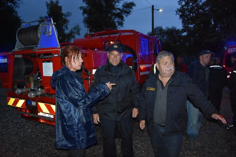 CESTICA Pod vodom Lovrečan i Brezje Otok, vatrogasci i dalje u pripravnosti