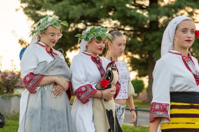 FOTO Folkloraši u Sračincu rasplesali park Velika graba