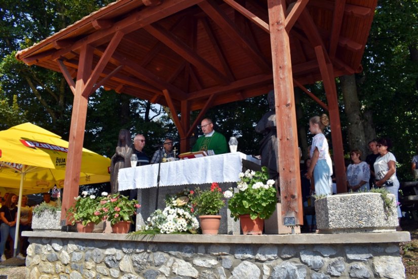 FOTO Na Potkovi zadnja misa koju je kao upravitelj župe služio preč. Herceg