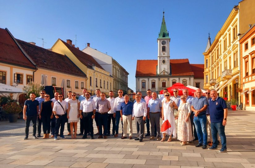 HNS-ovci na Špancirfestu: Pripreme za &quot;super izbornu godinu&quot; u punom jeku