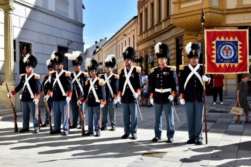 U subotu tradicionalni susret povijesnih postrojbi i pretposljednji glasni pucanj