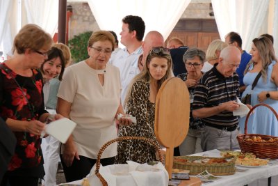 Atraktivni &quot;Slovenski dan&quot; na Festivalu čipke, već prijepodne bilo vrlo živo