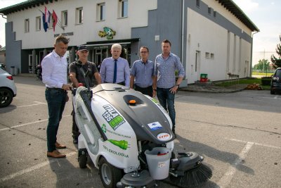 FOTO Općina Sračinec nabavila električnu uličnu čistilicu