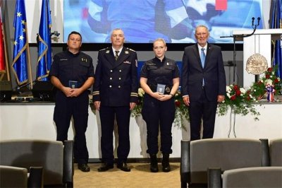 Dvoje policajaca PU varaždinske dobilo medalje za izuzetni pothvat