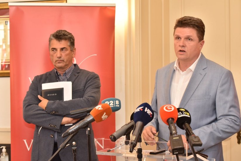 Marković na izvanrednoj presici: &quot;Ne daj bože da nam se dogodi Osijek!&quot;