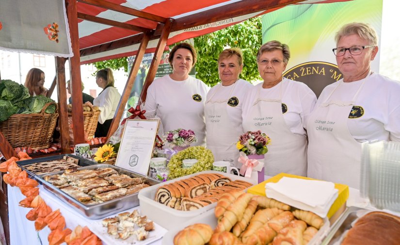 &quot;Ženska kreativnost u ruralnom životu&quot; uz fine kolače, sarmu, pjesmu i ples