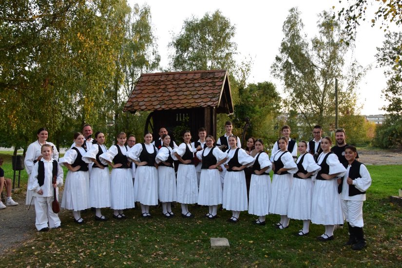 FOTO Dječje folklorno društvo “Sončece” sudjelovalo na 20. Festivalu dječjeg folklora Hrvatske u Kutini