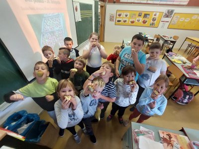 FOTO Mališani iz topličke škole obilježili Dan kraljice voća