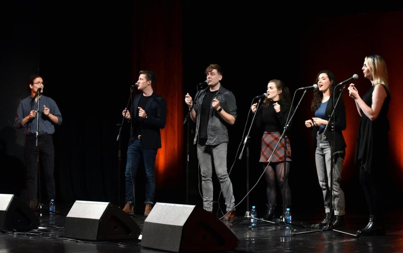 Irski ansambl Ardú oduševio izvrsnom a cappella izvedbom popularnih pjesama