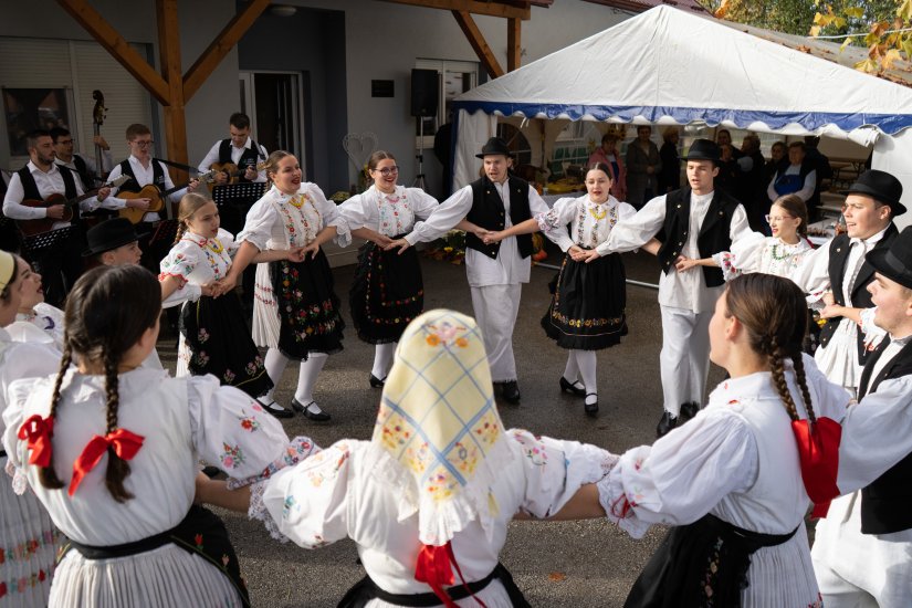 FOTO Za Martinje u Maruševcu zaplesali, zapjevali...