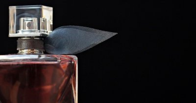 Lopov iz trgovine u Luminiju ukrao parfeme vrijednosti 1400 eura