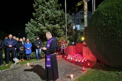 Izaslanstvo Grada Novog Marofa odalo počast žrtvama Vukovara i Škabrnje