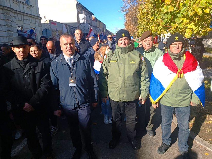 FOTO Izaslanstvo Varaždinske županije u gradu heroju odalo počast žrtvama