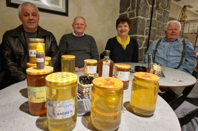 FOTO: Toplička gradonačelnica organizirala tradicionalno druženje s pčelarima