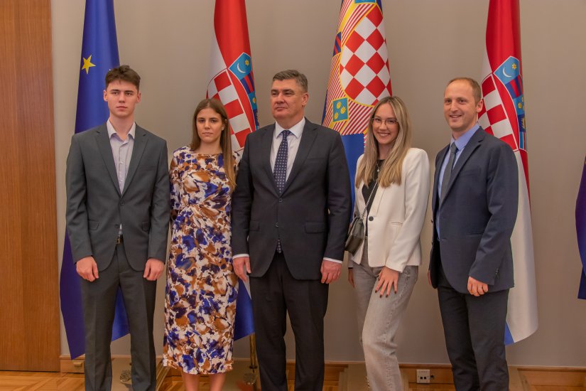 Studenti FOI-ja na svečanom prijemu kod predsjednika Milanovića