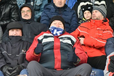 FOTO Unatoč prohladnom i vjetrovitom vremenu nije izostala podrška nogometašima Varaždina