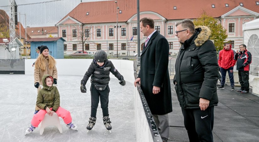 FOTO Gradonačelnik Neven Bosilj na otvorenju Ledene čarolije na Kapucinskom