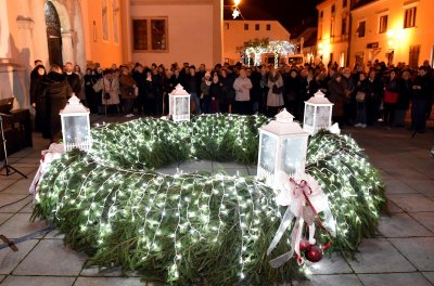 Počinje advent! U subotu paljenje prve svijeće ispred varaždinske katedrale