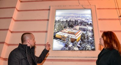 FOTO Adventski kalendar na Županijskoj palači uvodi nas u blagdanski duh Božića