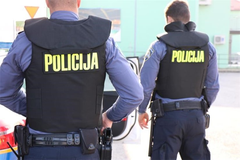 Policija pronašla krivca za krađu mobitela, drugog se sumnjiči za krađu kozmetike