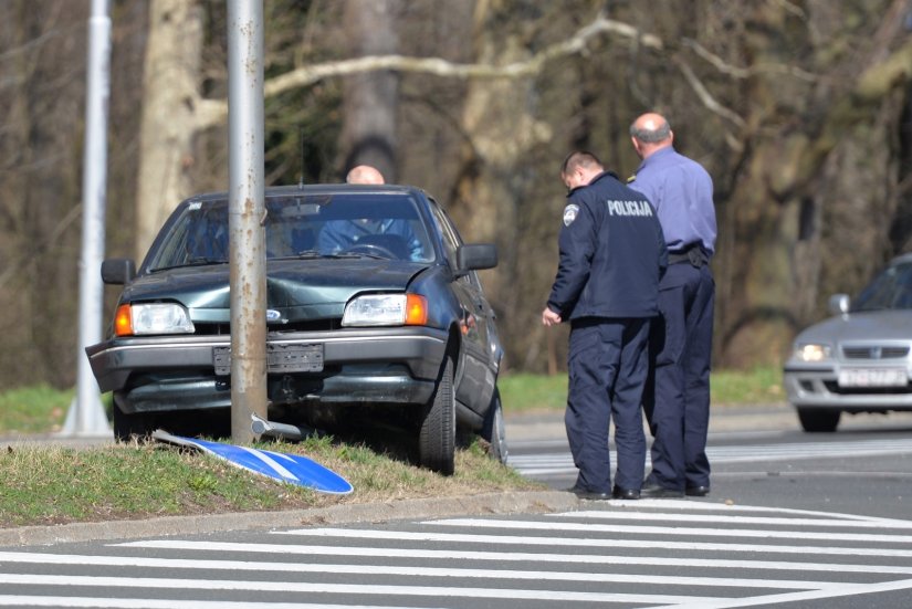 18-godišnjakinja tek dobila vozačku, a već je skrivila svoju prvu prometnu nesreću