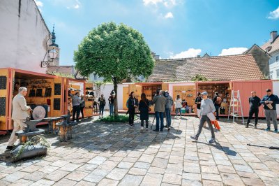 Lopov ukrao suncobran turističke zajednice na Trgu tradicijskih obrta