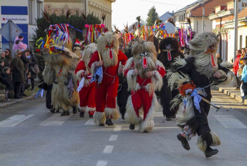 IVONJSKI FAŠINK Ulicama grada pjevalo i plesalo 400-tinjak maškara iz Hrvatske i Slovenije