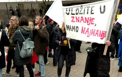 Na Trgu svetog Marka održan prosvjed, &quot;Ne želimo živjeti u zemlji u kojoj loši đaci vladaju&quot;