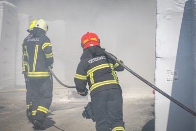 U Tužnom se zapalile bale sijena, gorjela obiteljska kuća