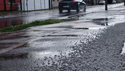 FOTO Stigli oblaci i grmljavina, u Varaždinu i okolici pala tuča