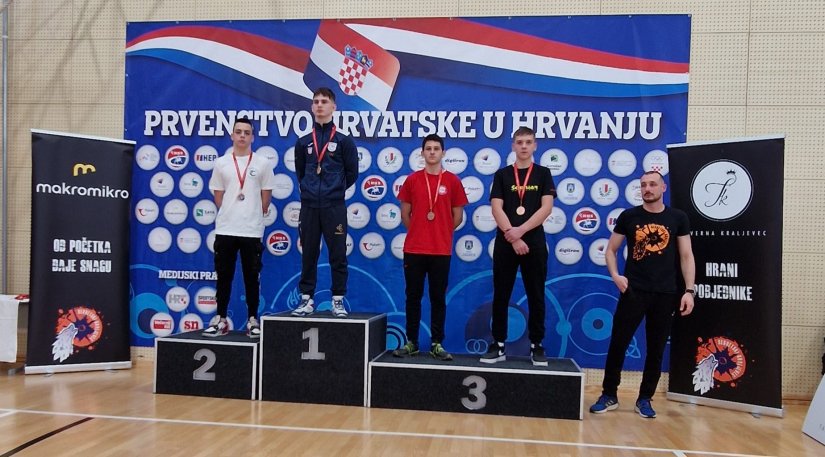 Teo Ciglar brončani na Prvenstvu Hrvatske u hrvanju za dječake U13