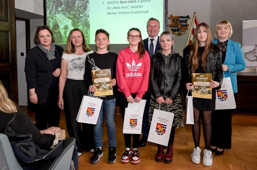 FOTO Obilježavanje Dana planeta Zemlje uz izložbu najboljih radova na likovnom natječaju „Moj doživljaj špilje Vindije“