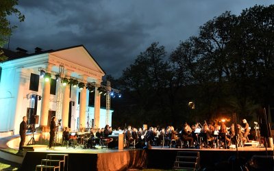 VIDEO/FOTO Kiša prekinula glazbeni spektakl kod Vile Bedeković sa 170-ak mladih glazbenika