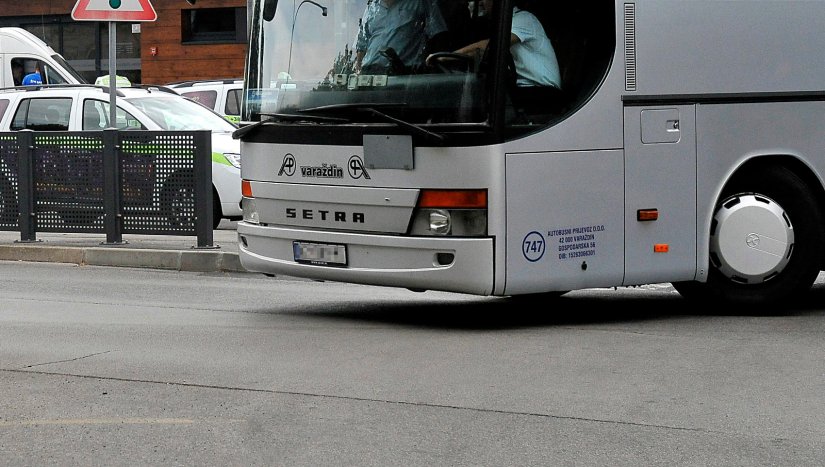 Autobusom naletio na drugi autobus u Jalkovečkoj ulici, ozlijeđene tri osobe