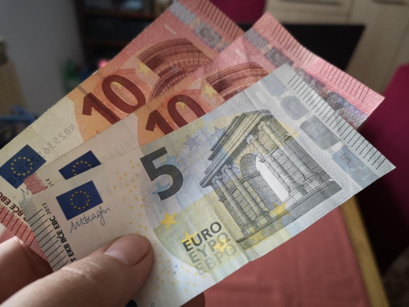 Povećane osnovice za izračun: koliko rastu plaće u državnim i javnim službama?