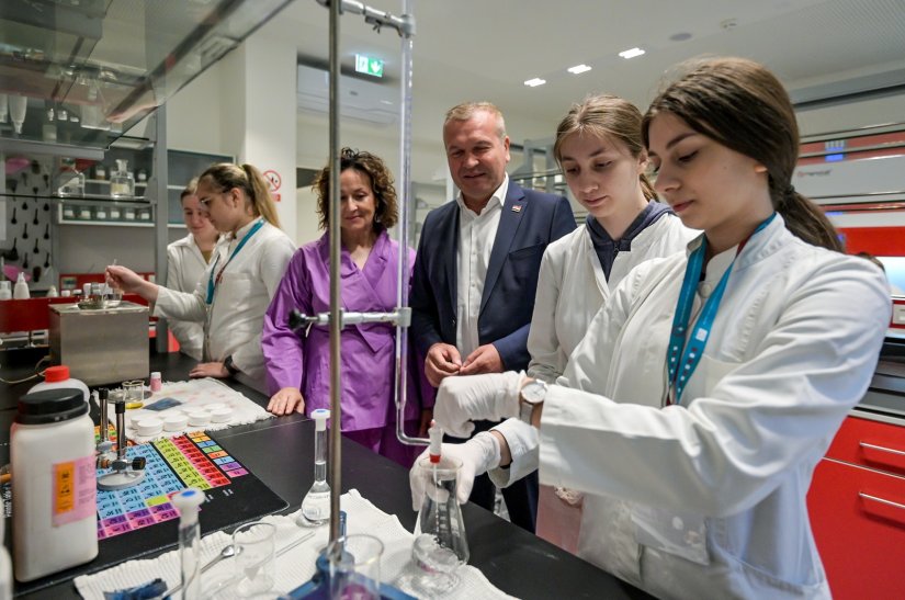 FOTO U Medicinskoj školi Varaždin otvorena prva školska ljekarna