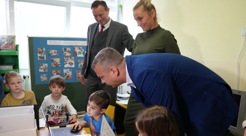 FOTO Najavljeno završno natjecanje u robotici koje će se održati u Petrijanc