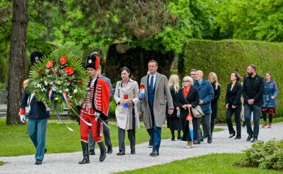 FOTO Povodom dana pobjede nad fašizmom položeni vijenci kod obnovljene spomen kosturnice u Varaždinu