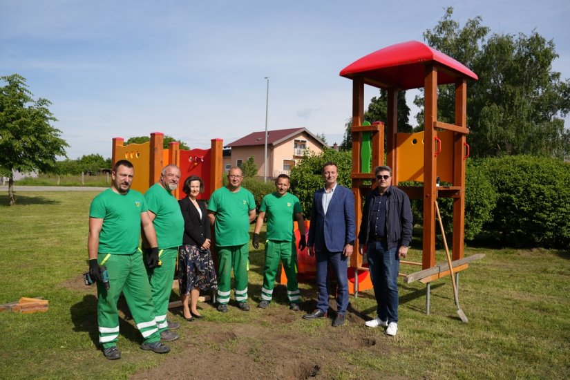 FOTO Bosilj: Uredili smo sva dječja igrališta u gradu i prigradskim naseljima