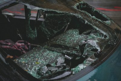 Dvije osobe ozlijeđene u prometnoj nesreći u Gačicama