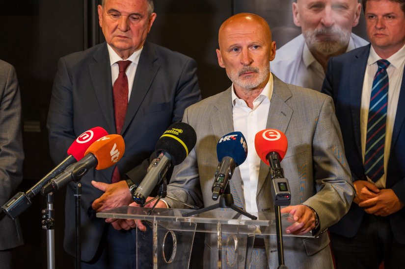 Brunu Istera podržali Čačić, Posavec, Batinić i Bosilj; &quot;Ovo je sudbonosni trenutak, izađite i u drugi krug&quot;