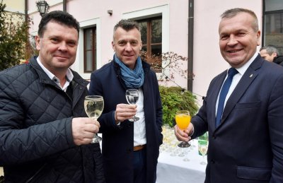 Ister danas pozvao i HNS &quot;da mu se pridruže&quot;, ali Lukačić se sutra obraća medijima zajedno sa - Stričakom