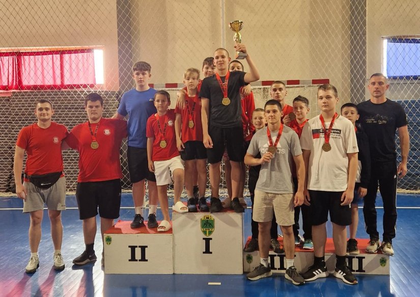 Hrvači Vindije ekipno prvi na međunarodnom turniru Arena Open u Puli