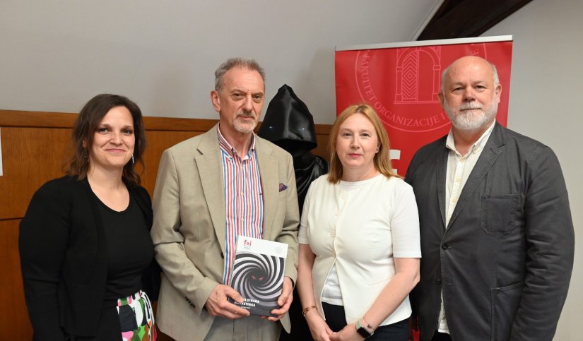 FOI Predstavljen sveučilišni udžbenik &quot;Tamna strana marketinga&quot; prof.dr.sc. Damira Dobrinića