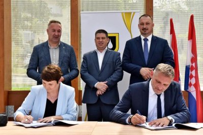 FOTO Potpisan ugovor za rekonstrukciju državne ceste DC24 na dionici Možđenec-Ljubešćica, duljine 3,3 kilometra
