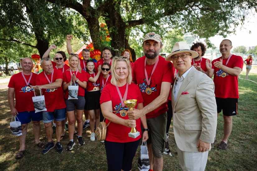 Dvorska flota osvojila prvo mjesto na festivalu zmajevih čamaca
