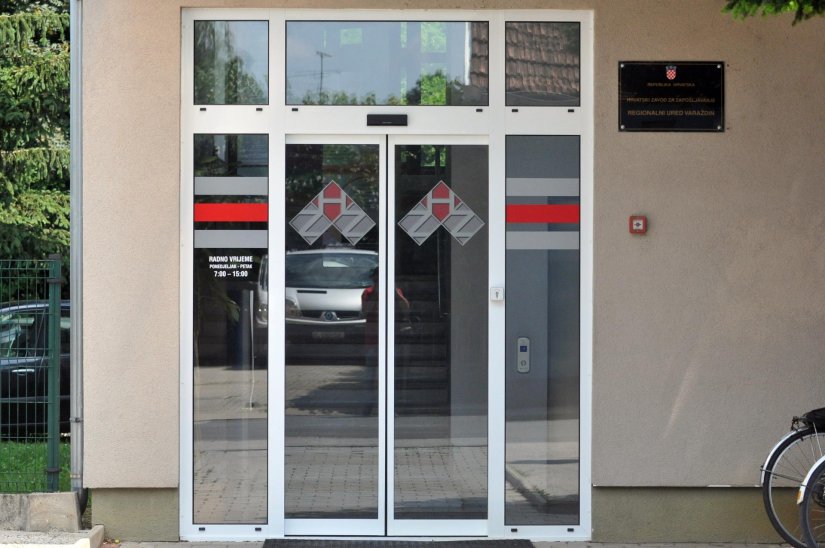HZZ: Pada nezaposlenost, najviše slobodnih radnih mjesta u prerađivačkoj industriji