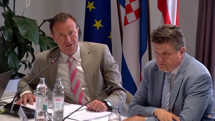 Neven Bosilj: Dvije trećine bala zbrinuto, a nestaju najkasnije do veljače 2026.