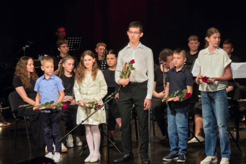 FOTO Nagrađeni učenici Umjetničkog odjela Osnovne škole Novi Marof