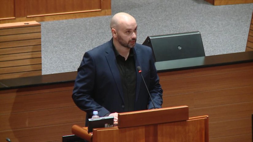 Manje štetno, a skuplje: Trošarine na e-tekućine obeshrabruju građane da prestanu pušiti